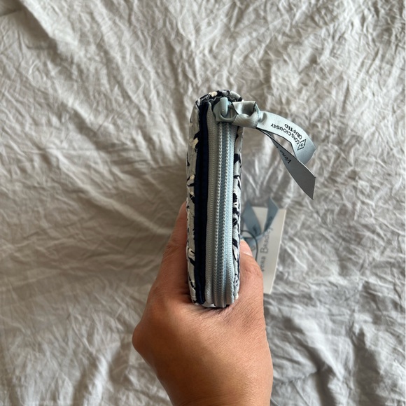 Vera Bradley RFID Turnlock Wallet - Perennials Gray - Picture 6 of 14